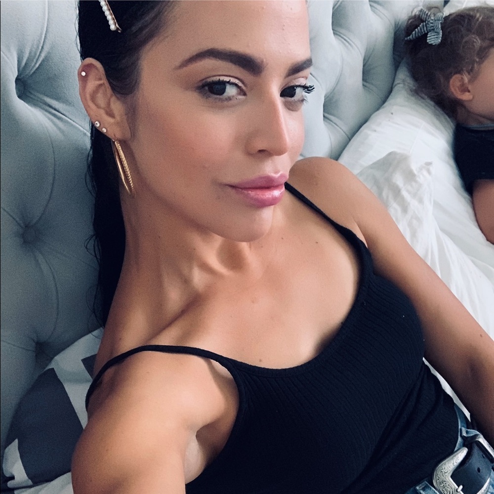 Meet your Posher, Paola